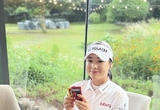 윤이나, KLPGA 복귀전 앞두고 팬들과 BBQ 치킨 맛봐