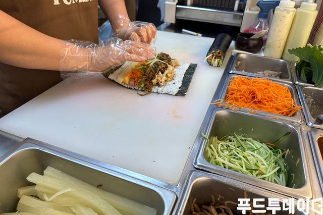 [2025 국감] 김밥천국, 5년간 위생법 위반 191건 ‘최다’…K-푸드 위상에 먹칠