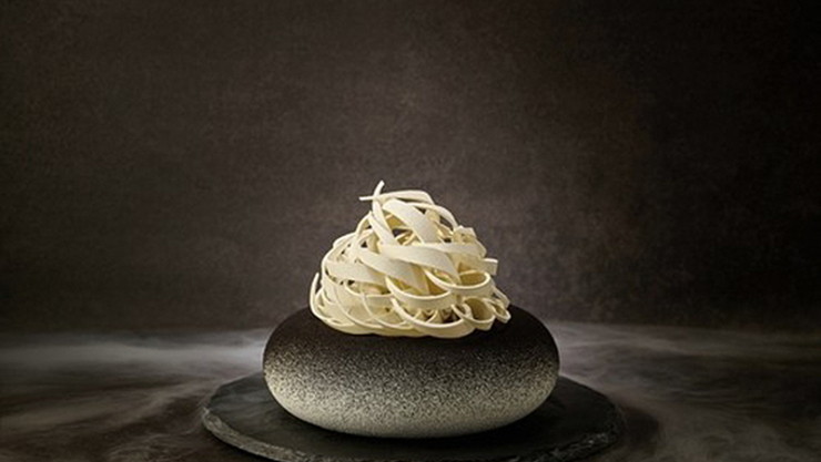 이 가격이 실화?...호텔 신라 케이크 가격 50만원 논란