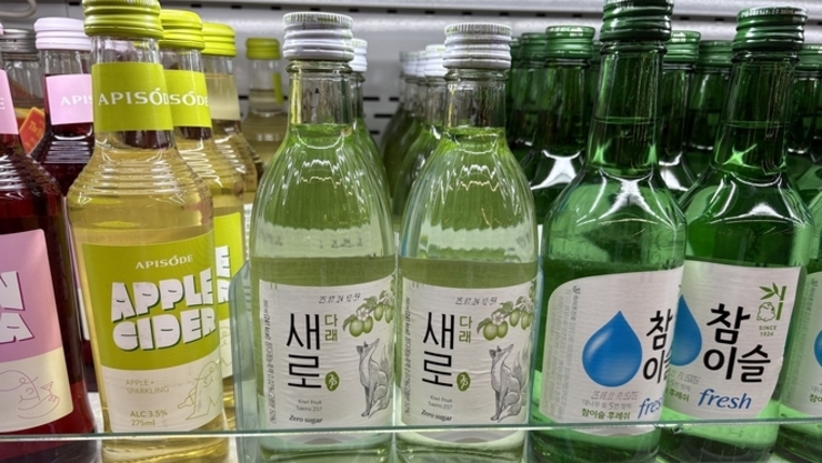 술 권하는 사회는 옛말’...독한술 판매 감소하고 가벼운 술이 ‘대세’