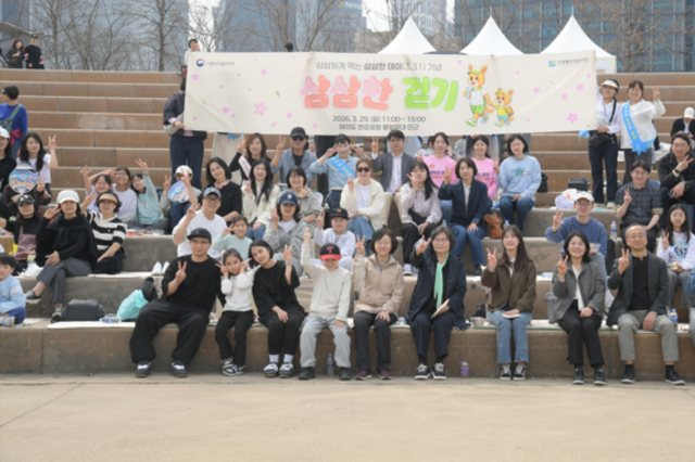 [현장] "국물 대신 건더기!"…한강 물들인 2,500명의 '삼삼한' 발걸음