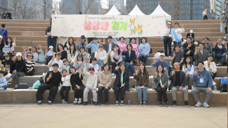 [현장] "국물 대신 건더기!"…한강 물들인 2,500명의 '삼삼한' 발걸음