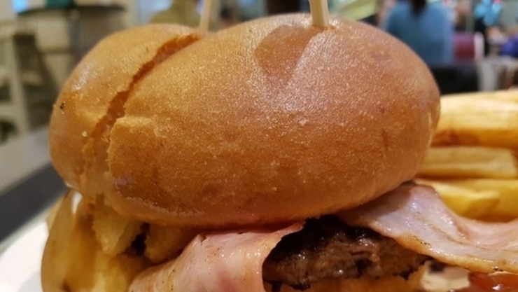 “비싸도 너무 비싼 점심”...직장인 공략하는 햄버거.도시락 프랜차이즈 업계