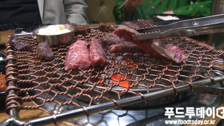 소고기 구워 된장찌개 끓였더니…4인 가족 한 끼 10만원