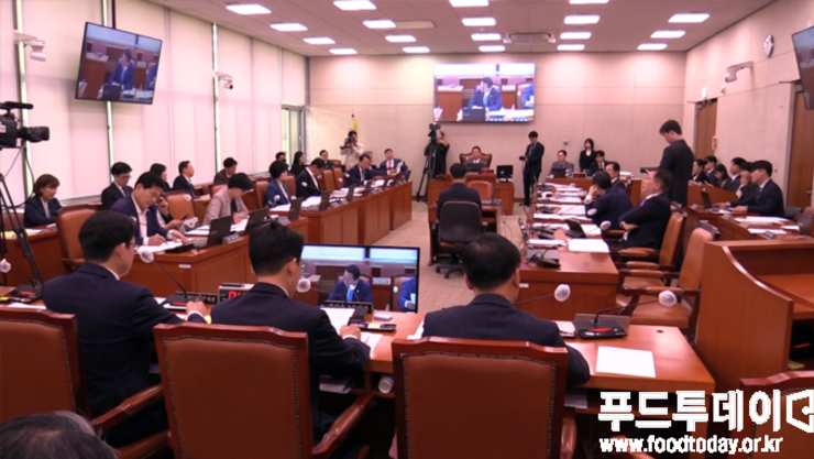 농협법 개정안 ‘소위 직회부’ 논란 확산…여야, 관치 vs 개혁 정면충돌